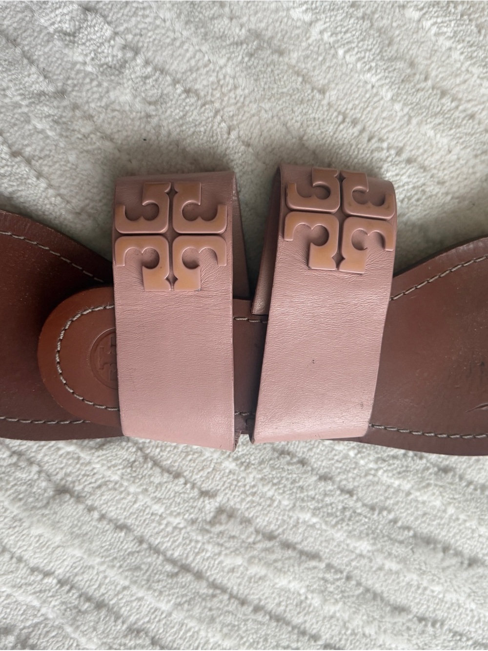 Tory Burch Blush Pink Leather Logo Toe-Ring Slide Sandals - Picture 4 of 4